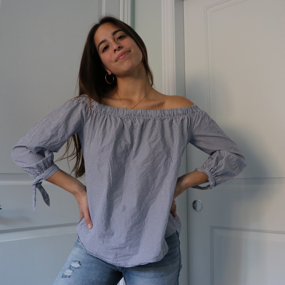 Off the shoulder Abercrombie Top